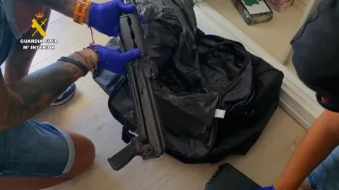 Image for the story: The Civil Guard seizes a ton of cocaine in Baza and Estepona