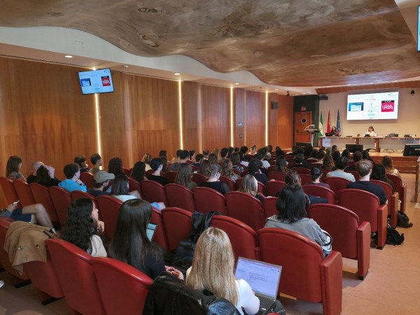 Imagen de la noticia: La UGR da la bienvenida a más de 150 estudiantes internacionales de máster