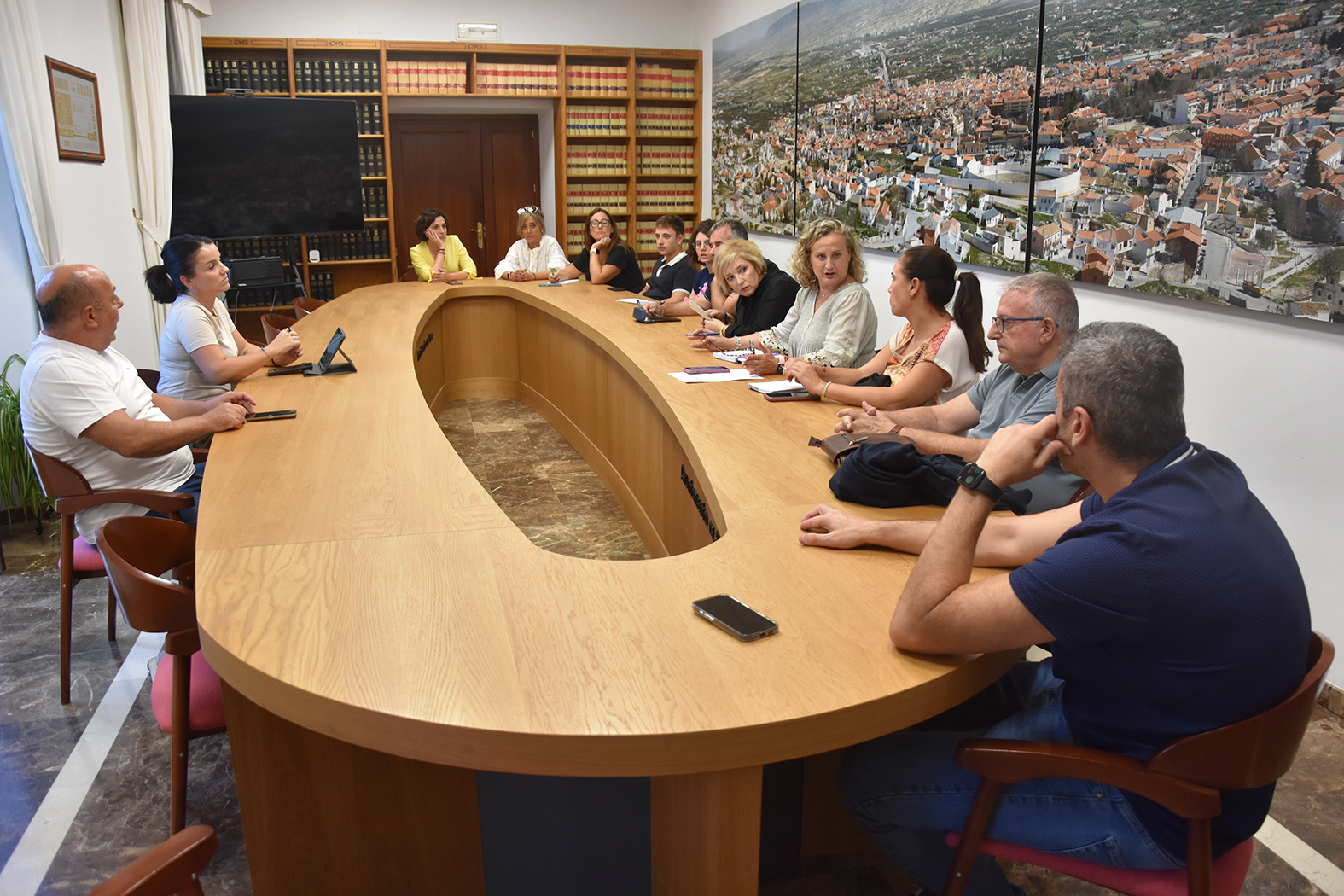 Imagen de la noticia: Baza fija el 29 de marzo y el 30 de abril como días no lectivos del curso 2026-2027