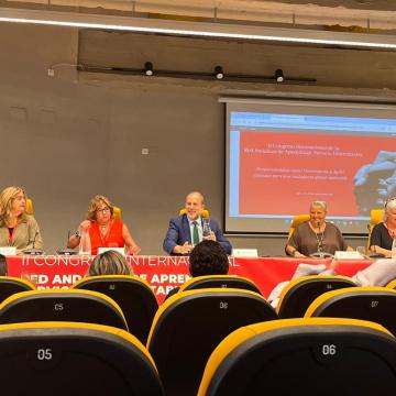 Imagen de la noticia: La UGR presenta en Jaén su programa de Acompañamiento a la Lectura en Primaria
