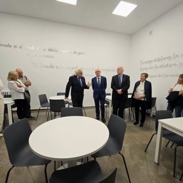Imagen de la noticia: La Facultad de Derecho de la UGR dedica un espacio a la profesora María Calatrava