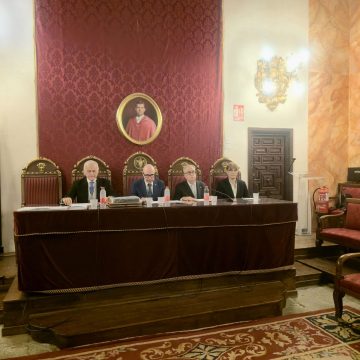 Imagen de la noticia: La Academia de Buenas Letras entrega a la UGR el Premio Francisco Izquierdo