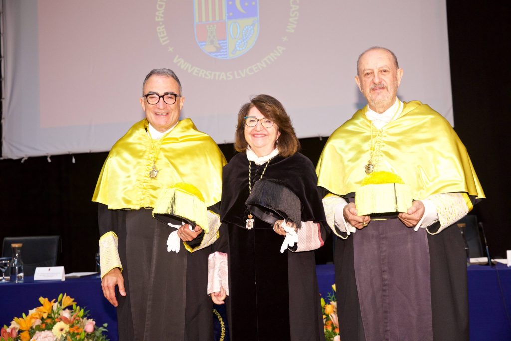 Imagen de la noticia: Nicolás Olea, catedrático emérito de la UGR, investido doctor honoris causa por la Universidad de Alicante