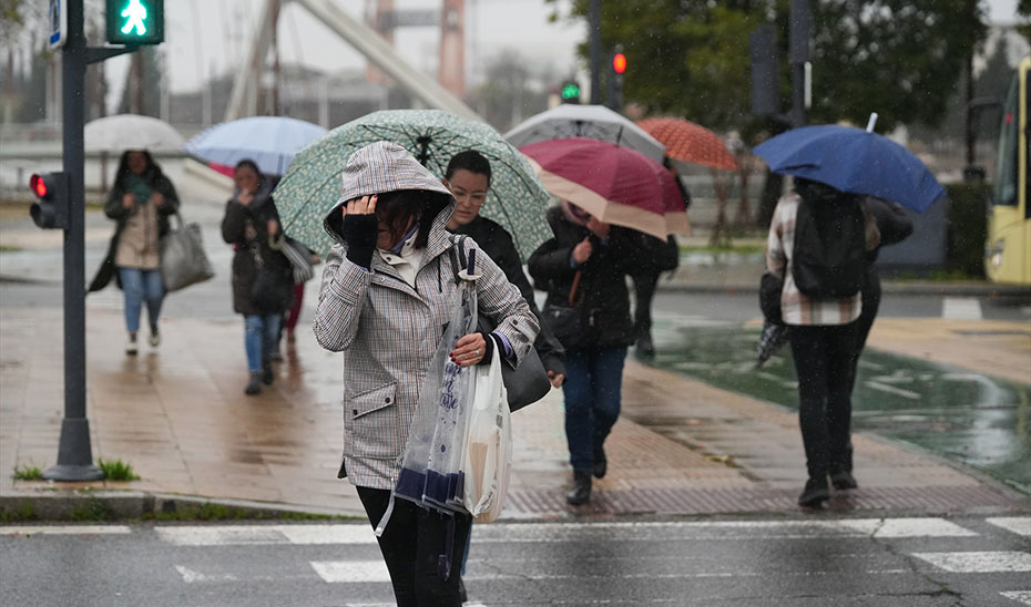 Image for the story: Andalucía activates the pre-emergency phase for rain with an orange warning in Almería and yellow in Granada