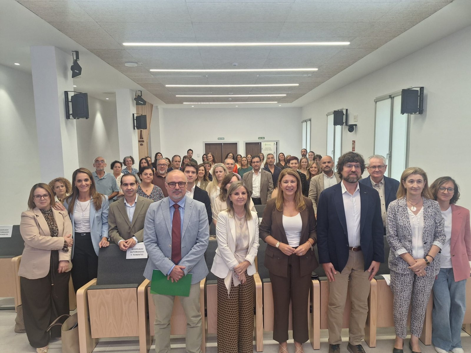 Imagen de la noticia: Los comités de ética asistencial andaluces abordan la vulnerabilidad que crea la digitalización sanitaria