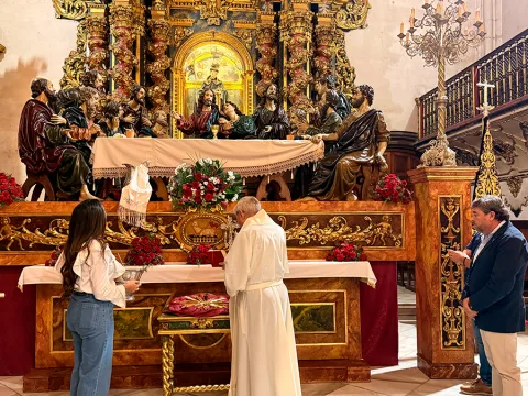 Imagen de la noticia: La Hermandad de la Santa Cena cierra su centenario con una misa y la bendición de un nuevo nimbo