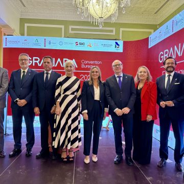 Imagen de la noticia: Granada reconoce a 68 embajadores que atraen congresos y eventos a la ciudad