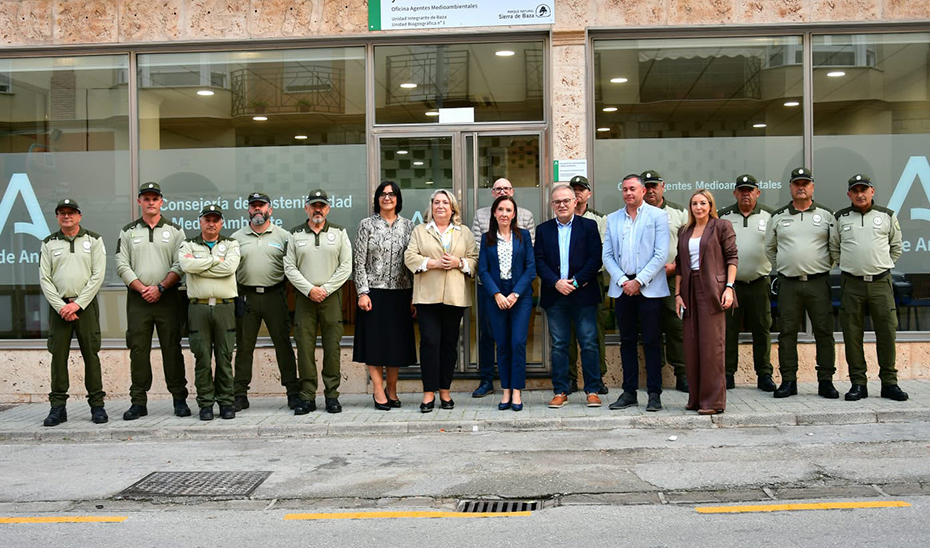 Imagen de la noticia: Los 19 agentes medioambientales del norte de Granada estrenan sede reformada en Baza