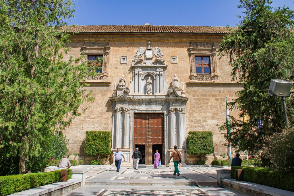 Imagen de la noticia: La UGR presenta los proyectos de Edificación hechos con la Fundación Miguel Ríos