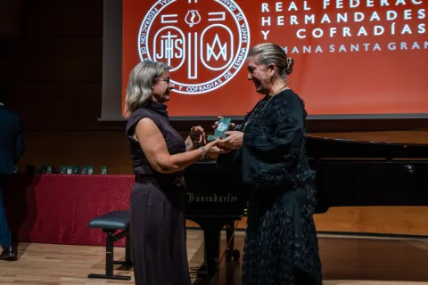 Imagen de la noticia: La Federación de Cofradías reconoce a instituciones y expresidentes en su Gala del Centenario
