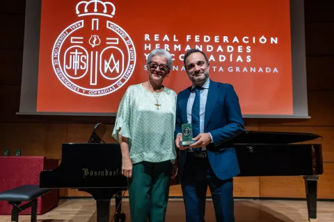 Imagen de la noticia: La Federación de Cofradías reconoce a instituciones y expresidentes en su Gala del Centenario