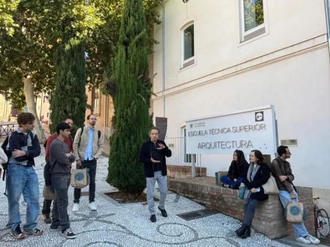Imagen de la noticia: La UGR muestra a 40 estudiantes valencianos la madera estructural de Granada