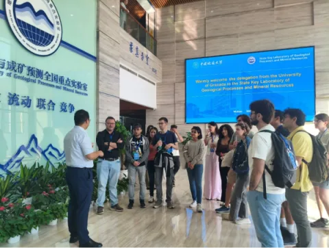 Imagen de la noticia: La UGR lleva a Wuhan su formación en Geología con becas del Gobierno chino