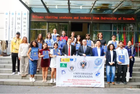 Imagen de la noticia: La UGR lleva a Wuhan su formación en Geología con becas del Gobierno chino