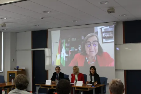 Imagen de la noticia: Andalucía reúne a sanitarios y pacientes para coordinar la atención al Parkinson